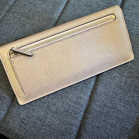 Michael Kors Slim Jet Set Flap Travel Wallet - Picture 3 of 7